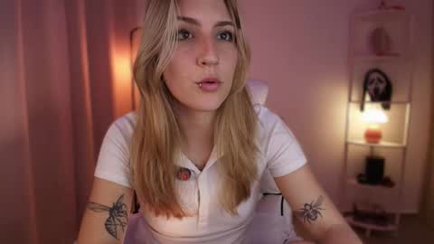 Linda Sofia help me get to 100 thumbs up online show from November 29, 5:00 am