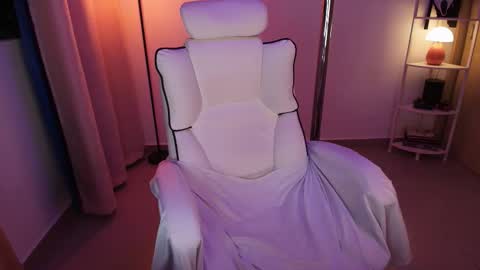 Linda Sofia help me get to 100 thumbs up online show from December 14, 3:01 am