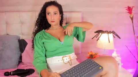 Jacky hoott online show from October 21, 4:22 pm