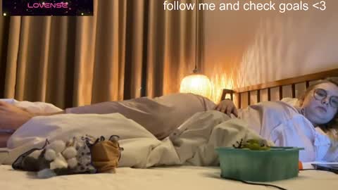 jacywinslat online show from December 17, 10:41 am