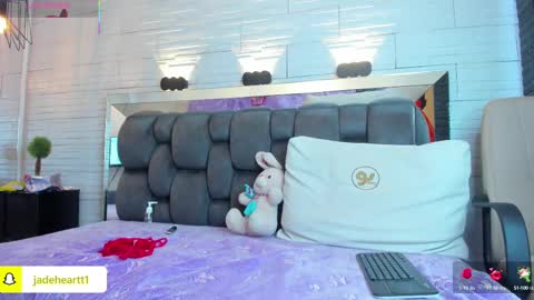 Snapshot of jade_heartt chatting on September 24, 8:52 pm JADE online show from September 24, 8:52 pm
