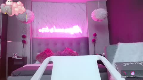 JADE online show from February 21, 9:00 pm