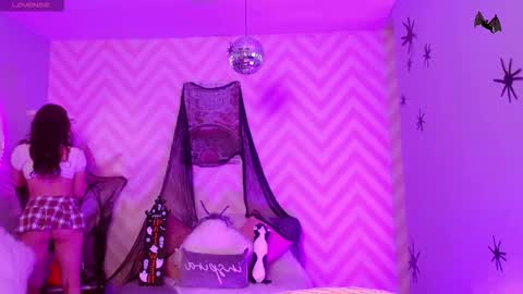 JADE online show from October 19, 4:14 am