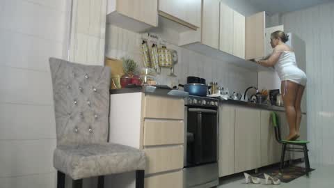 Snapshot of jadeee_11 chatting on January 18, 3:38 pm Jade online show from January 18, 3:38 pm