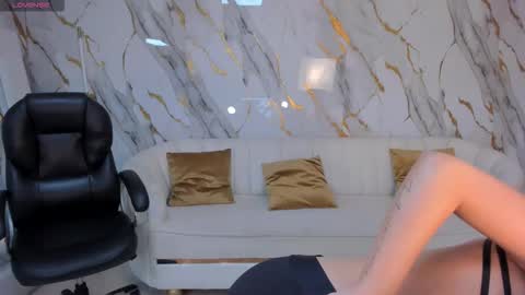 JADE EVANS online show from January 19, 12:56 pm