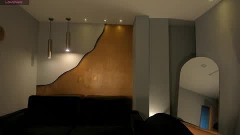 JADE EVANS online show from April 8, 7:16 pm