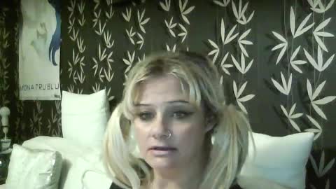 JAKKI LOUISE pornstar online show from June 18, 10:58 pm