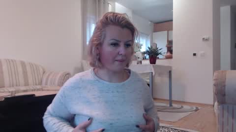 Snapshot of jaqueline88 chatting on February 17, 6:20 am jaqueline88 online show from February 17, 6:20 am