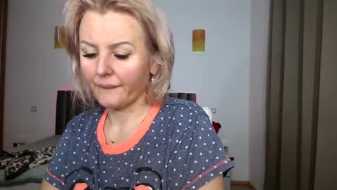 Snapshot of jaqueline88 chatting on February 25, 5:52 am jaqueline88 online show from February 25, 5:52 am