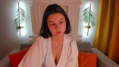 Jasmine Burke online show from July 4, 1:01 am