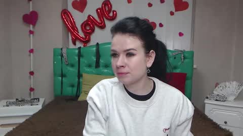 JasmineKouch online show from February 6, 9:23 am