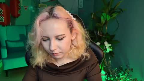 Snapshot of jasminemilko chatting on February 13, 5:26 am Jasmine online show from February 13, 5:26 am