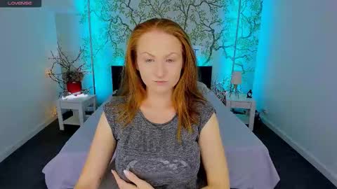 Snapshot of jeanniefox_ chatting on September 11, 12:16 pm jeanniefox_ online show from September 11, 12:16 pm