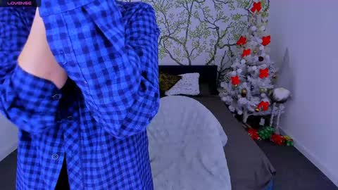 Snapshot of jeanniefox_ chatting on December 15, 2:48 pm jeanniefox_ online show from December 15, 2:48 pm