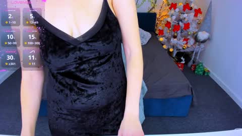 Snapshot of jeanniefox_ chatting on January 4, 2:56 pm jeanniefox_ online show from January 4, 2:56 pm