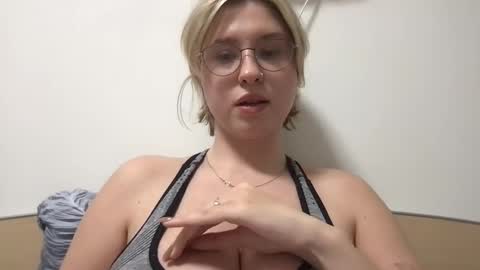 Inna  online show from January 10, 5:06 pm