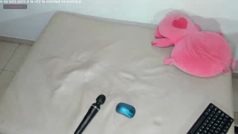 Jenelotizz online show from December 8, 3:45 pm