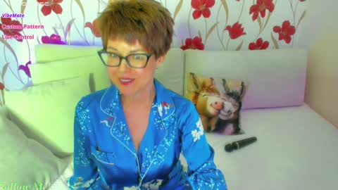 Jenn online show from April 9, 2:33 pm