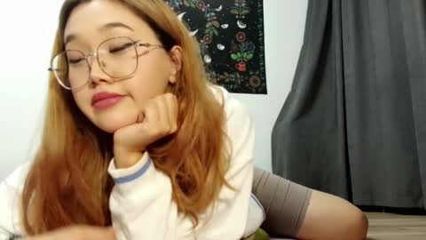 Snapshot of jennatyan chatting on October 25, 2:14 pm JENNA online show from October 25, 2:14 pm