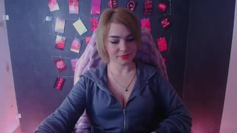 Jennifer online show from February 27, 12:49 pm