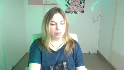 Snapshot of jennifer_moree chatting on October 15, 8:39 am Jennifer online show from October 15, 8:39 am
