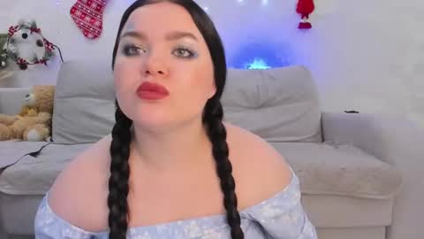 JennisNeon online show from December 30, 6:05 pm