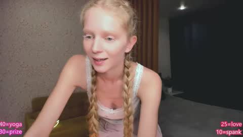 Snapshot of jenny_ames chatting on October 7, 8:13 pm Jenny  online show from October 7, 8:13 pm