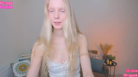 Snapshot of jenny_ames chatting on February 8, 4:04 pm Jenny  online show from February 8, 4:04 pm