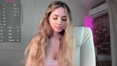 Snapshot of jenny_harringtons chatting on October 27, 7:48 am jenny_harringtons online show from October 27, 7:48 am