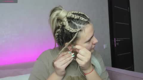 Jenny online show from October 20, 9:23 am