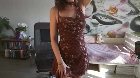 jennycutey online show from March 8, 4:27 am