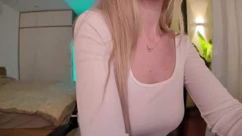 Jen  online show from March 4, 4:09 pm