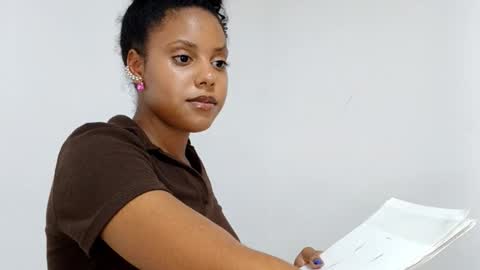 Bella online show from February 19, 9:57 pm