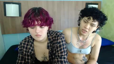 JessAndJade online show from November 14, 12:38 pm