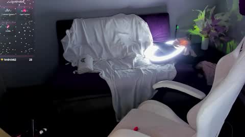 Jess online show from March 25, 2:17 am