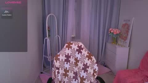 Jessi online show from November 28, 2:20 pm