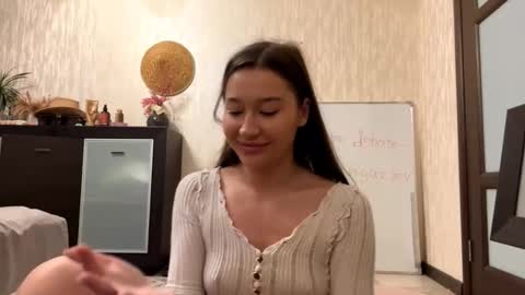 Lynn online show from October 24, 8:43 am