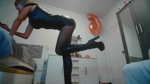 jesy online show from November 1, 7:56 am