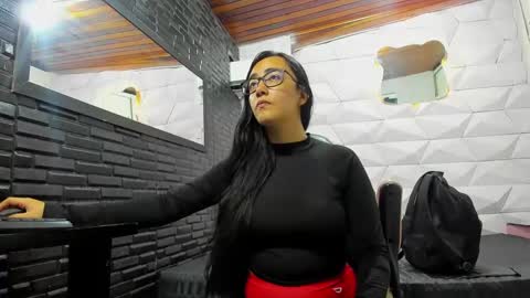 Queen online show from March 8, 7:40 pm