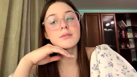 Adel online show from December 16, 3:18 pm