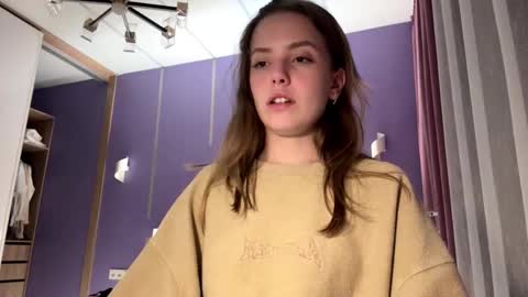 Lina online show from December 19, 2:31 pm