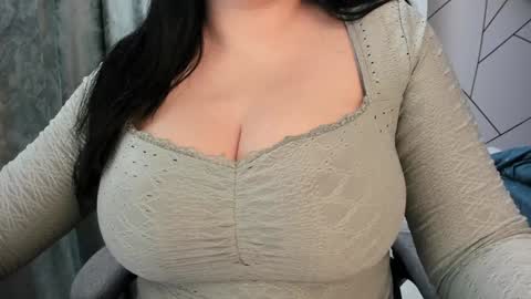 Jolene online show from January 1, 3:46 pm