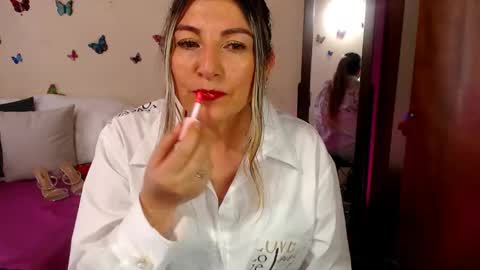 Jolie Mature online show from March 22, 9:54 pm