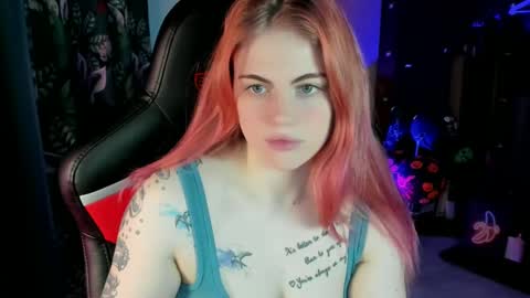 Snapshot of jolly_doll_ chatting on December 3, 2:56 am Jolly online show from December 3, 2:56 am