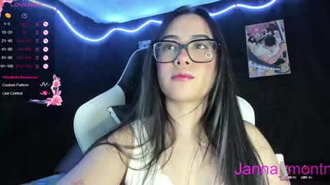 Snapshot of jonathanrwick chatting on October 9, 2:48 am Janna online show from October 9, 2:48 am