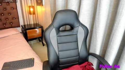 Katalina online show from December 2, 6:30 pm