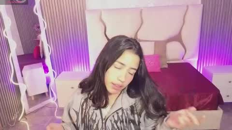 Joselyn  online show from April 11, 11:58 am