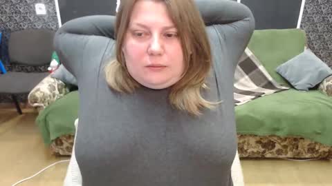 josiesun771 online show from March 2, 7:15 am