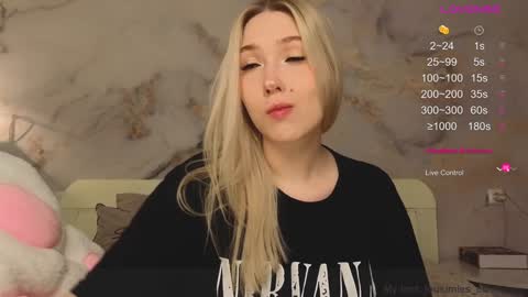 Snapshot of jousimies chatting on February 6, 2:22 am Jane online show from February 6, 2:22 am