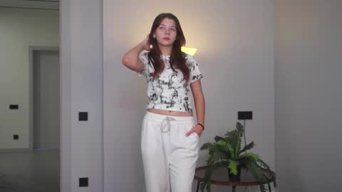 Monica online show from November 17, 6:36 am